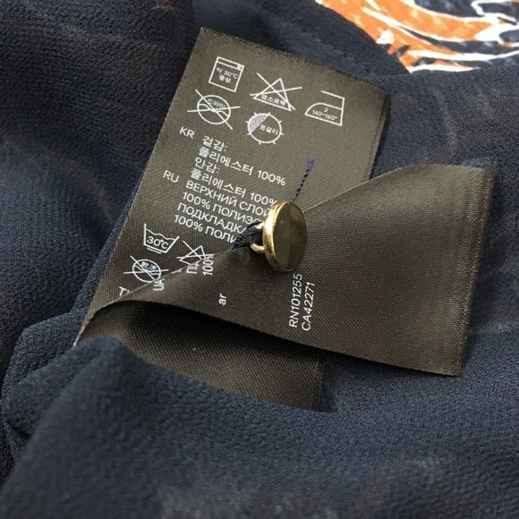 H&M Blouse Top Floral Sheer Flowy Long Sleeve Textured Lightweight Size 8 NWT - Picture 10 of 11